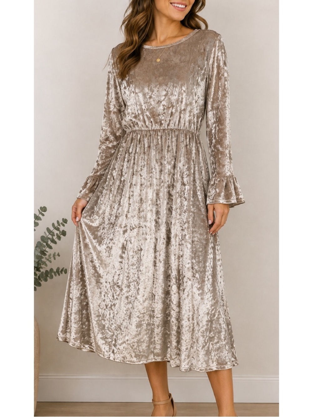 Fantastic Fawn Beige/Cream Crushed Velvet Midi Dress size Large